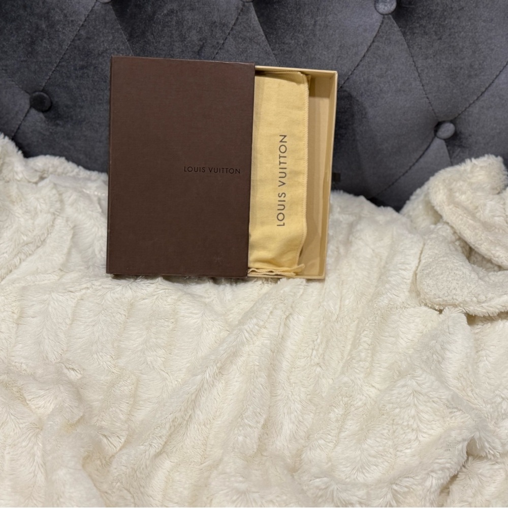 Louis Vuitton Speedy Epi Leather Checkbook Wallet w/box and dust bag